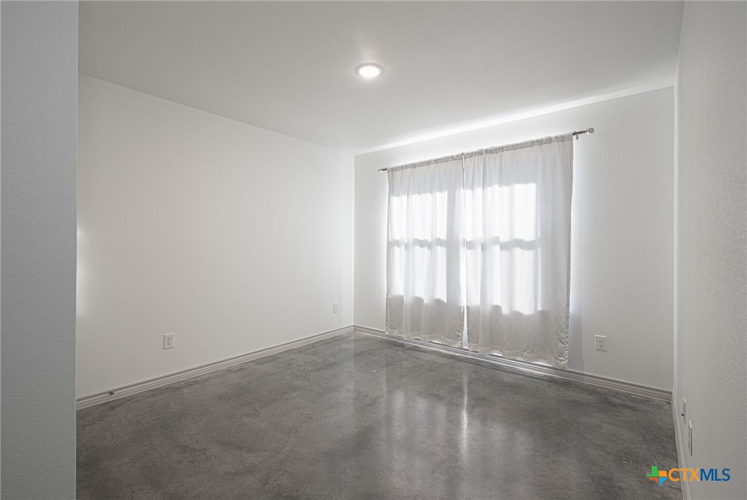 765 Freedom Circle Property Photo 9