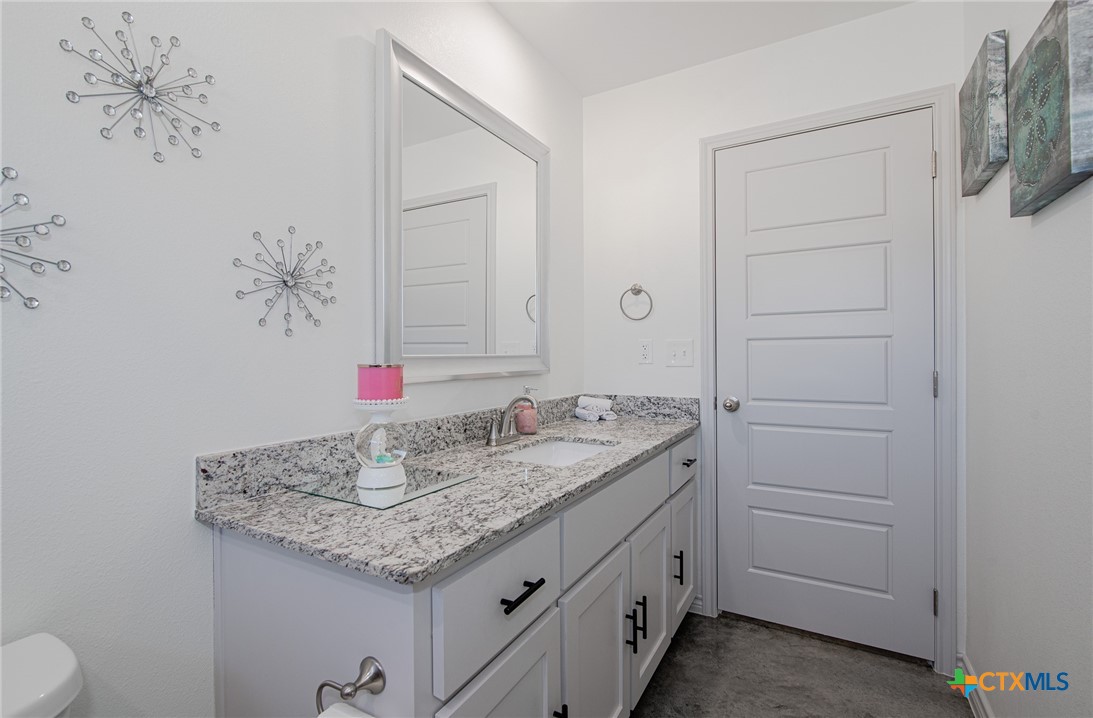 765 Freedom Circle Property Photo 11