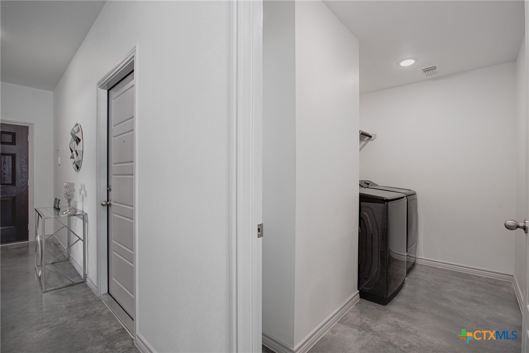 765 Freedom Circle Property Photo 12