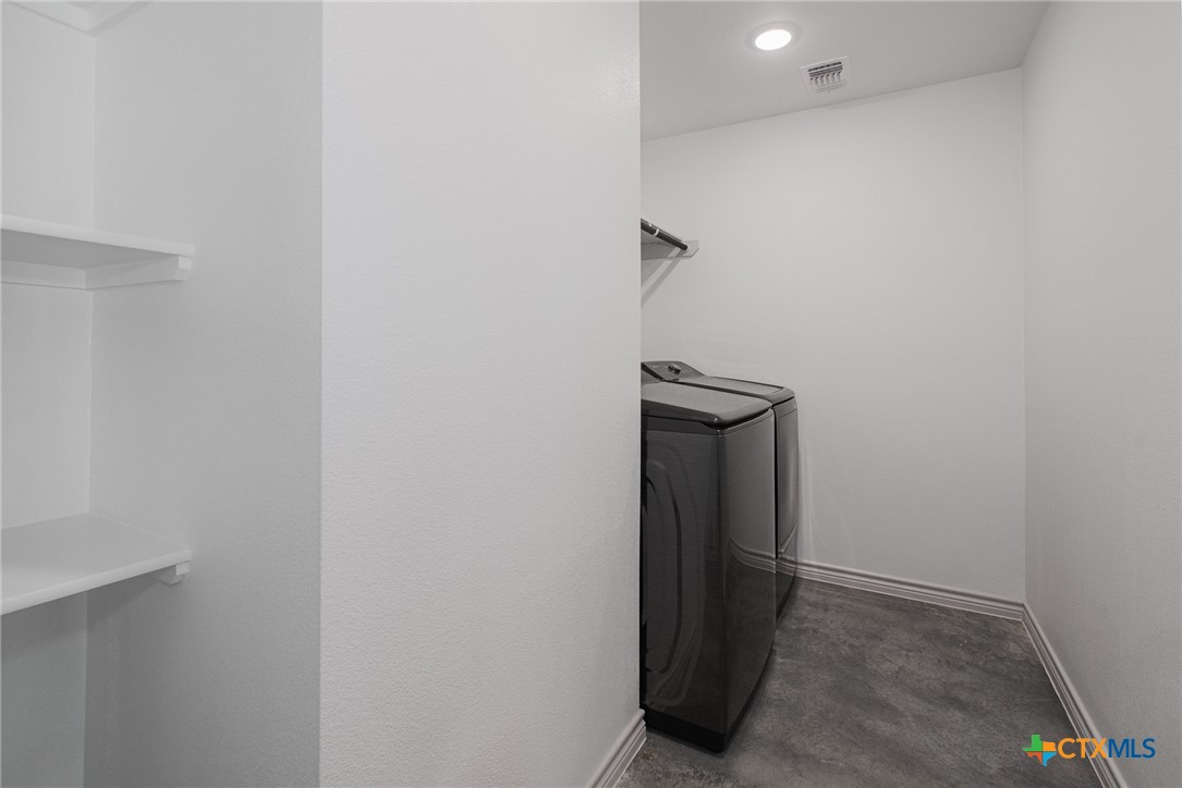 765 Freedom Circle Property Photo 13