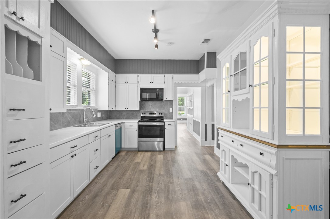 212 Coke Street Property Photo 1