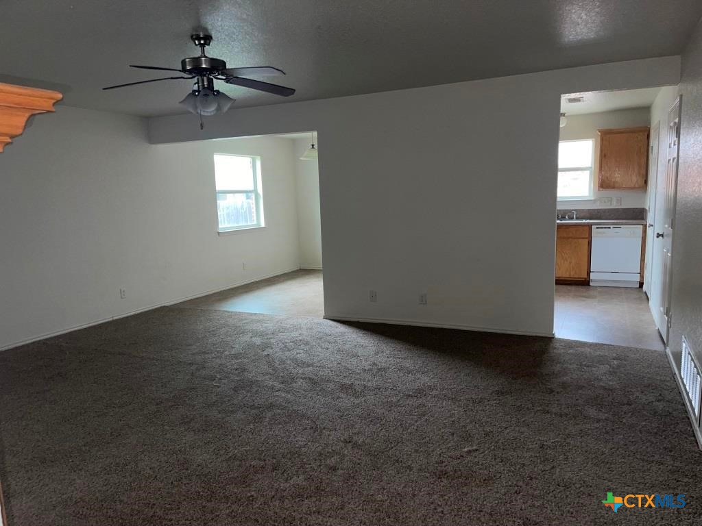 3805 Captain Drive Property Photo 28