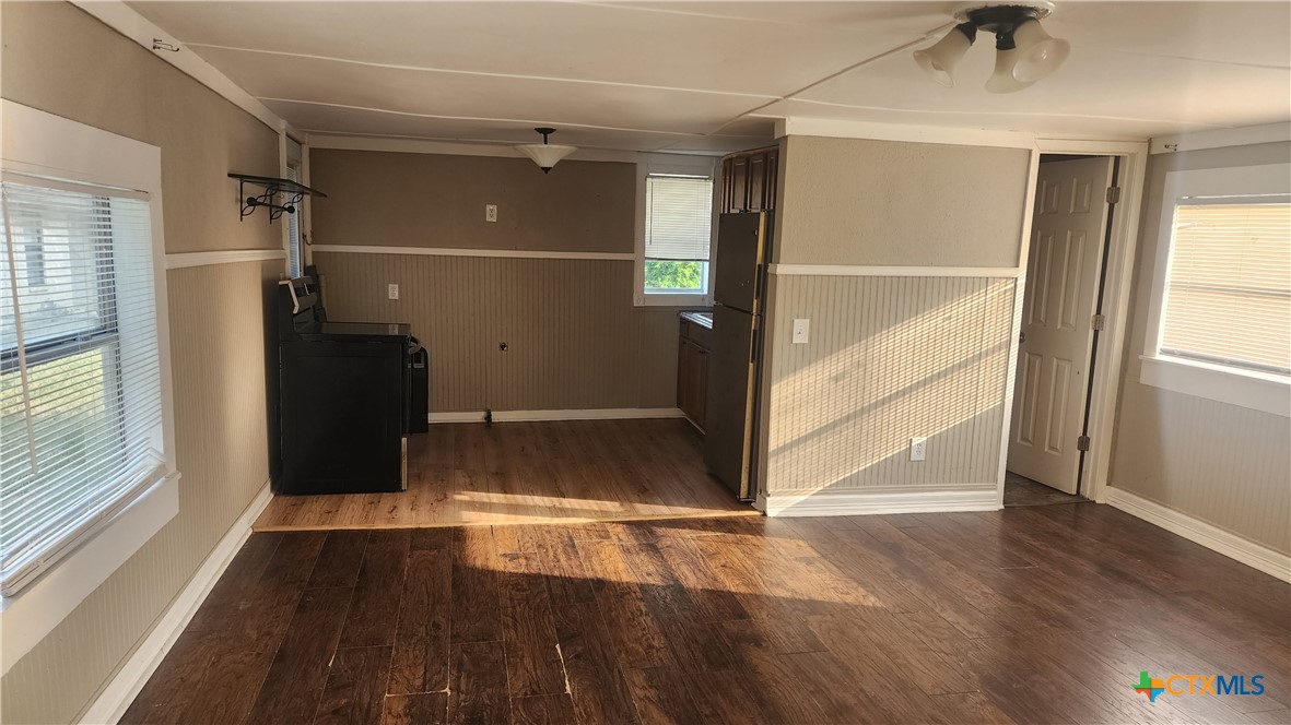 206 E Reagan Avenue Property Photo 2