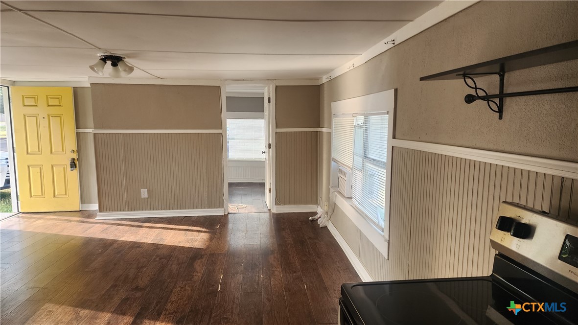 206 E Reagan Avenue Property Photo 4
