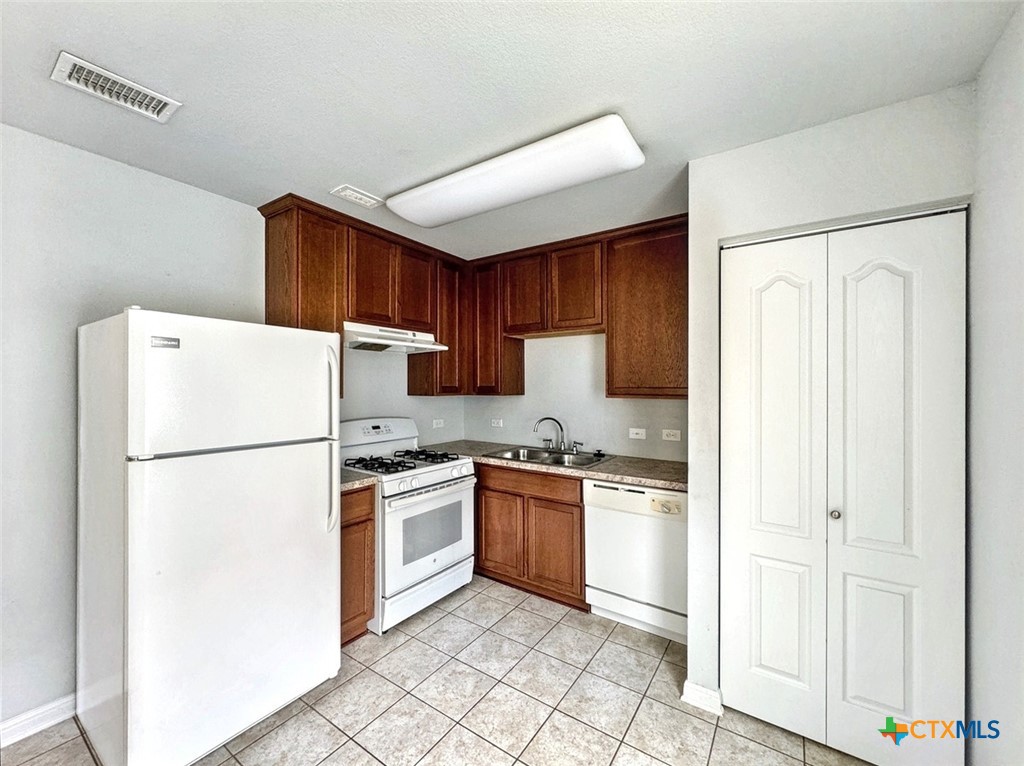 340 Perry Street Garage Apartment Property Photo 4