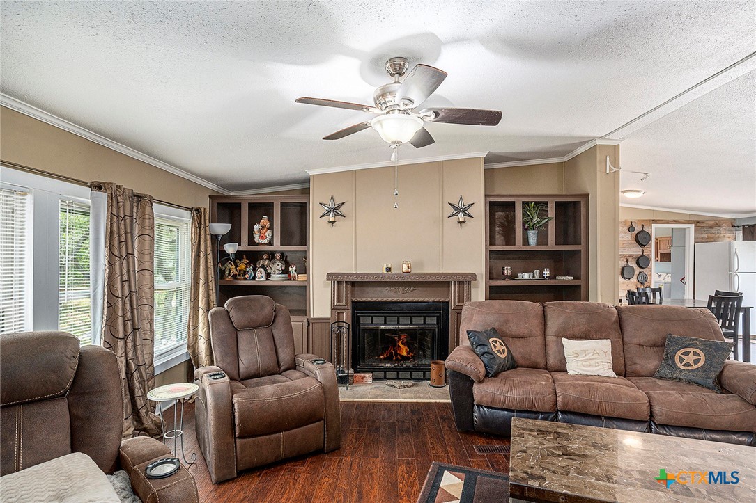 1111 Willis Way Property Photo 4