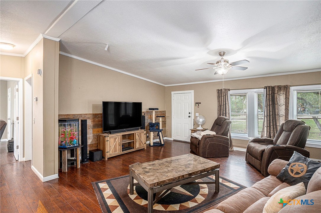 1111 Willis Way Property Photo 6