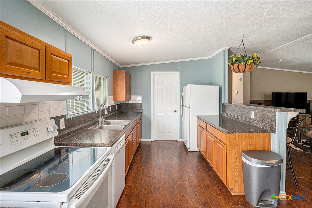 1111 Willis Way Property Photo 9