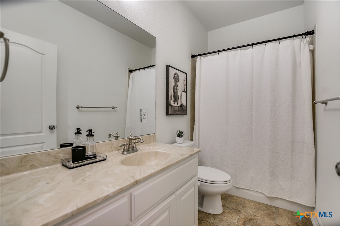 112 Oak Plaza Drive Property Photo 25