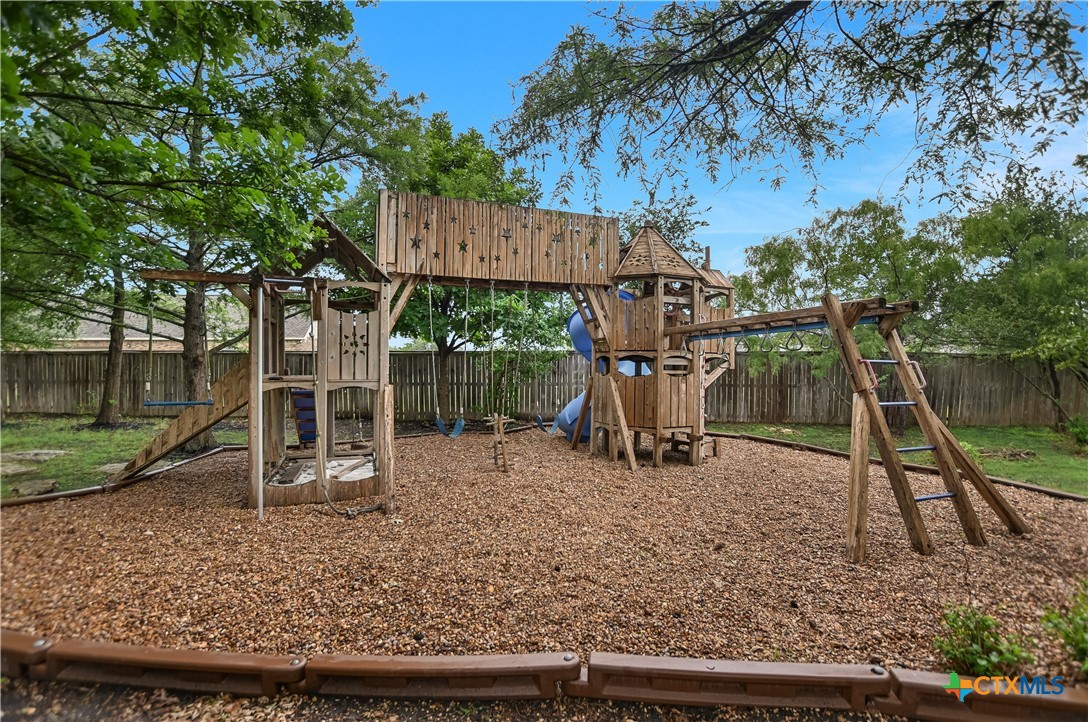 112 Oak Plaza Drive Property Photo 35