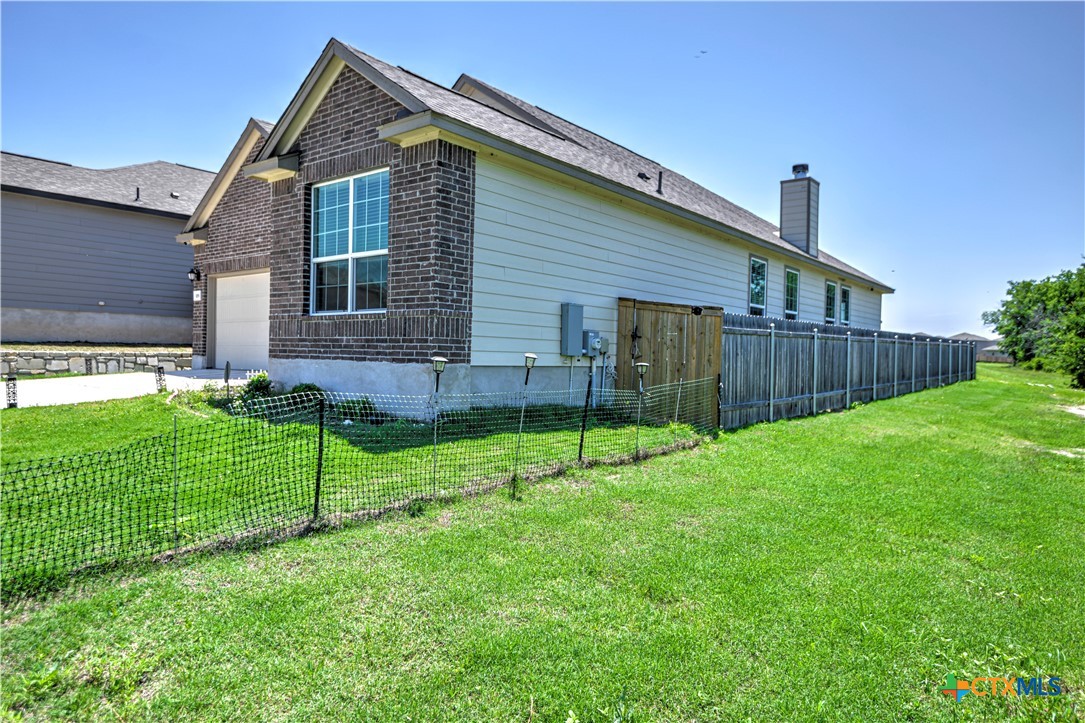 119 Lucky Texan Cove Property Photo 3