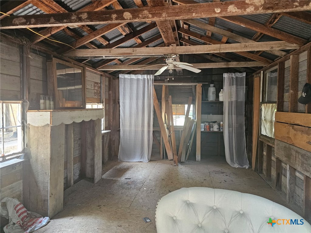 385 Comal Avenue Property Photo 7