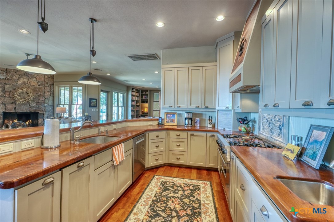 244 Scenic View Drive Property Photo 10