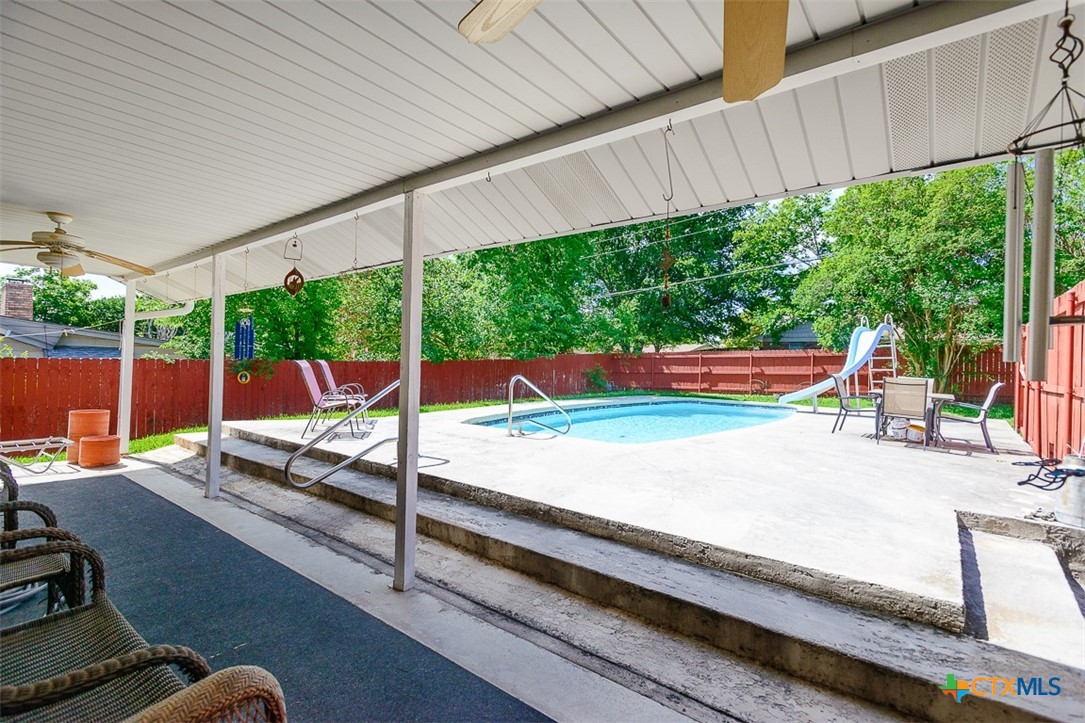 602 Estes Drive Property Photo 8