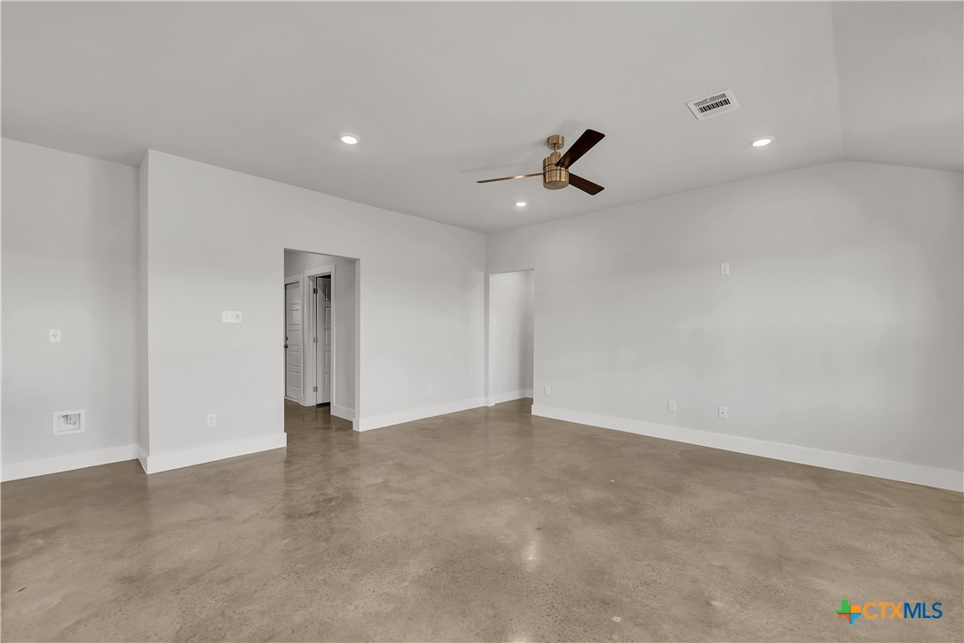 1139 Lexington Drive Property Photo 5