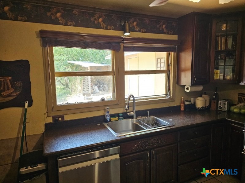 263 E Garden Street Property Photo 9