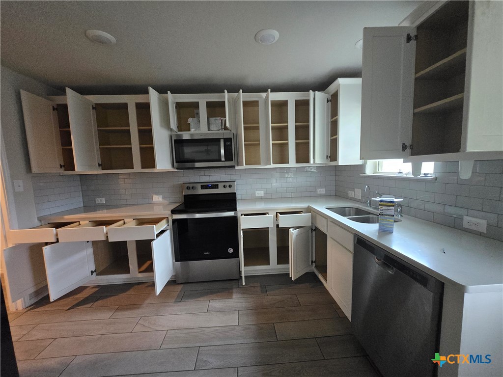 2572 Smokey Cove Property Photo 5