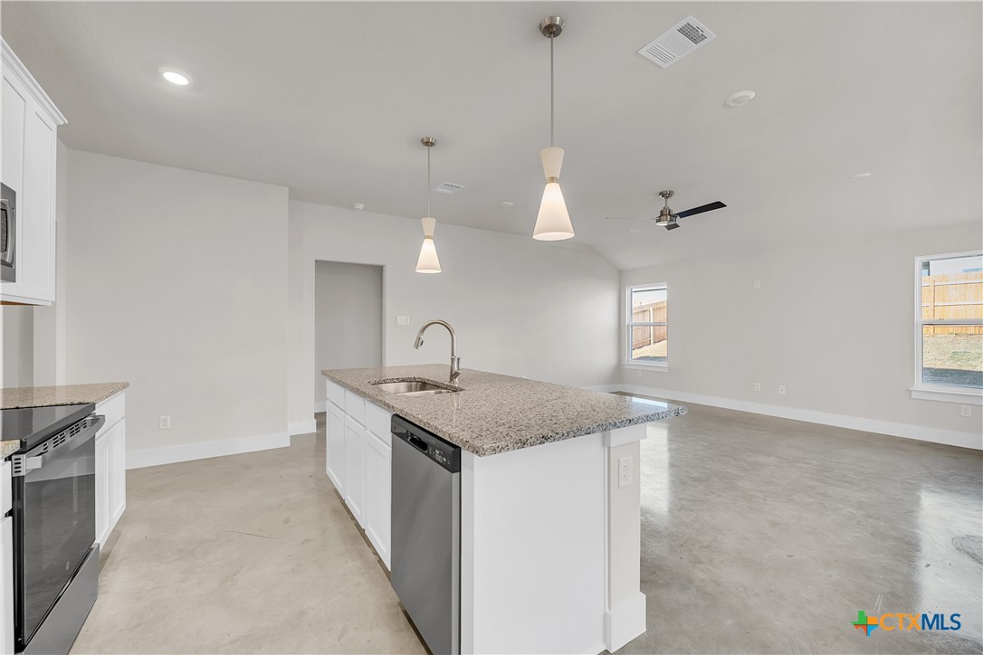 1154 Lexington Drive Property Photo 4