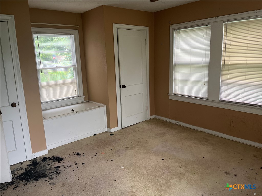 406 Lariat Lane Property Photo 13