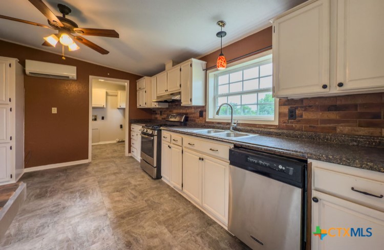3627 Katy Road Property Photo 14