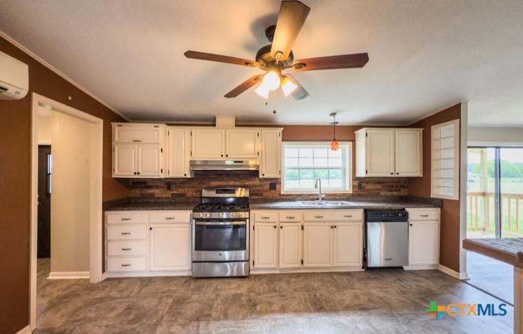 3627 Katy Road Property Photo 16