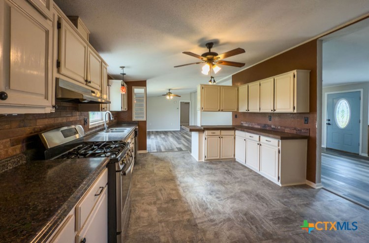 3627 Katy Road Property Photo 17
