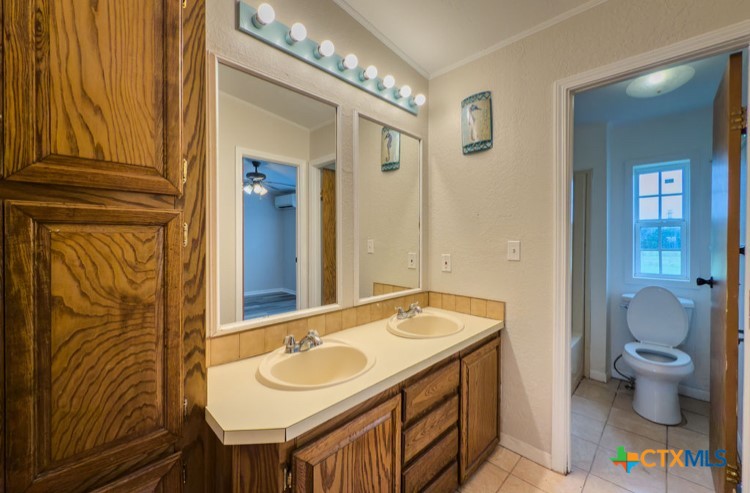 3627 Katy Road Property Photo 27