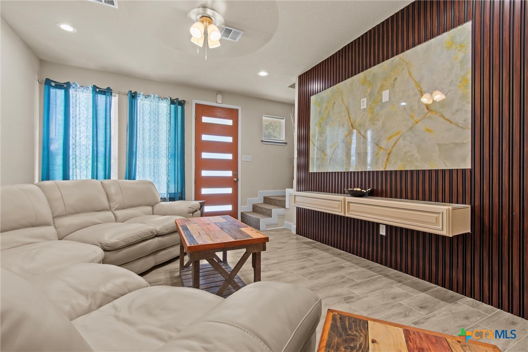 4453 Sandlin Drive Property Photo 4