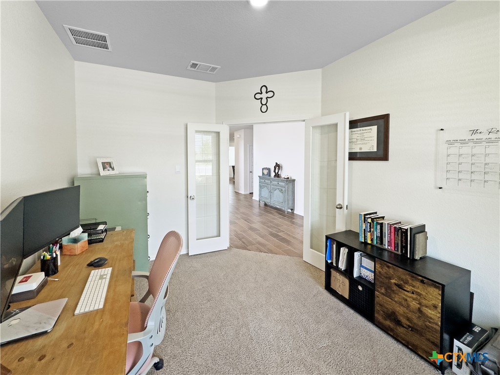 327 Steele Way Property Photo 7