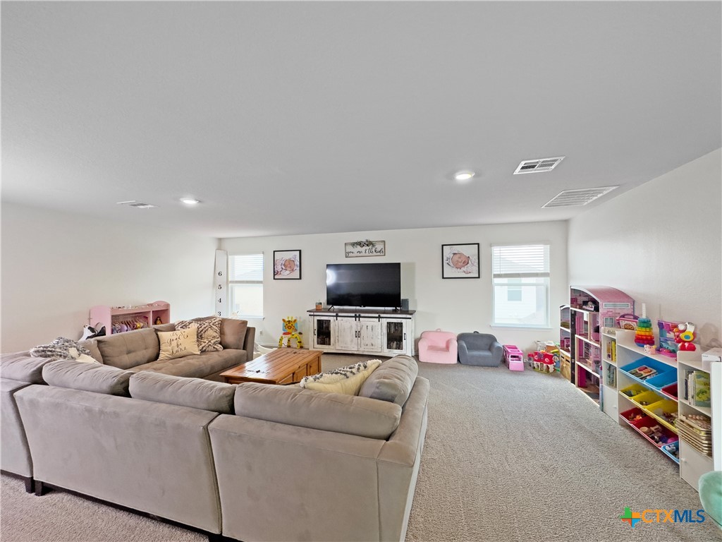 327 Steele Way Property Photo 23