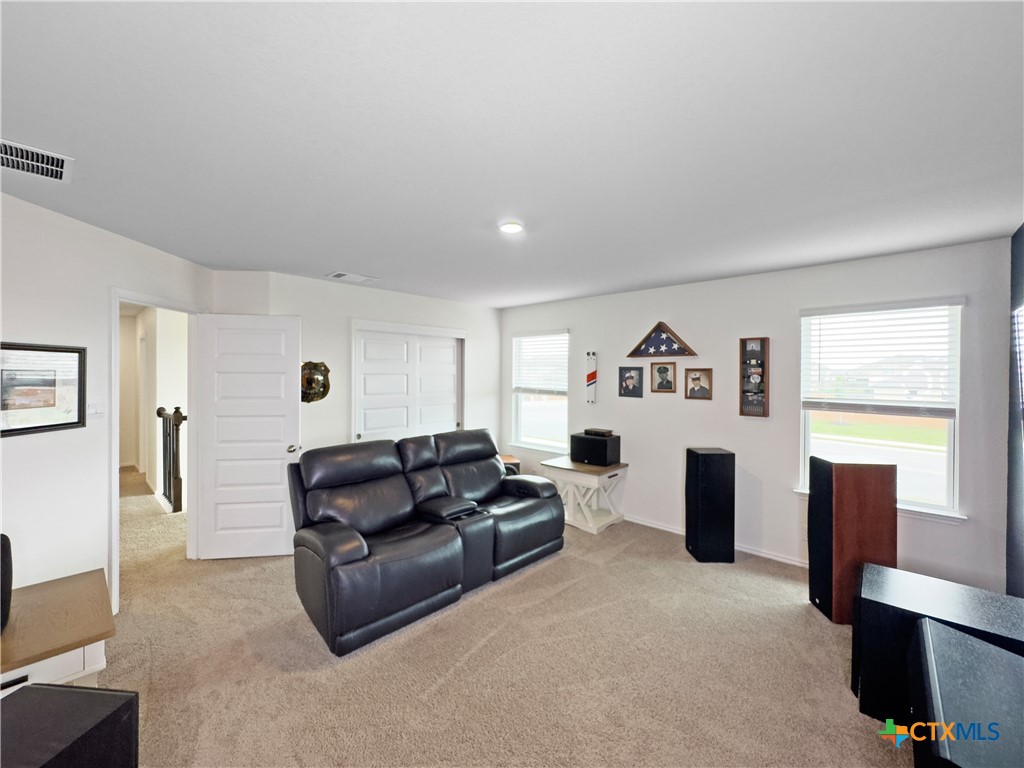 327 Steele Way Property Photo 27