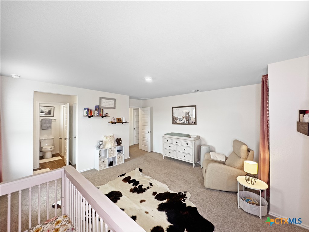 327 Steele Way Property Photo 30