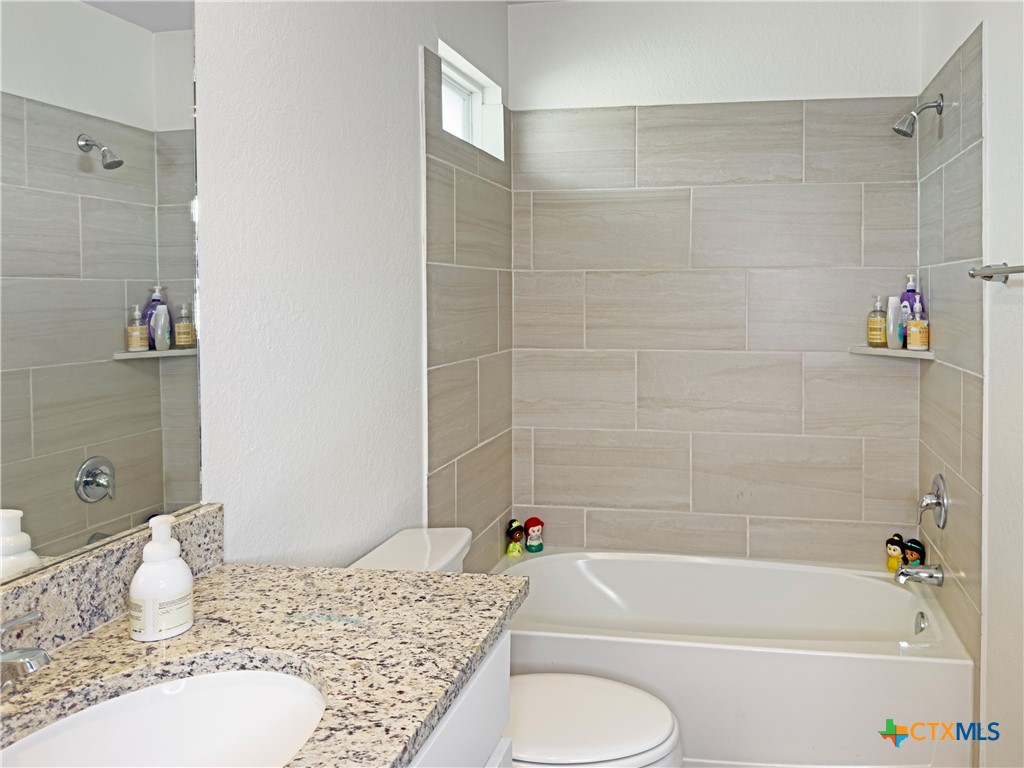 327 Steele Way Property Photo 38