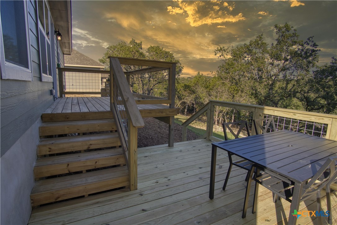 1139 Cedar Bend Property Photo 3