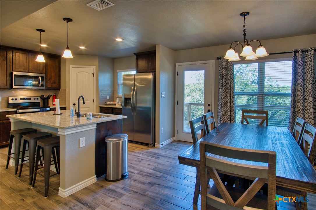 1139 Cedar Bend Property Photo 8