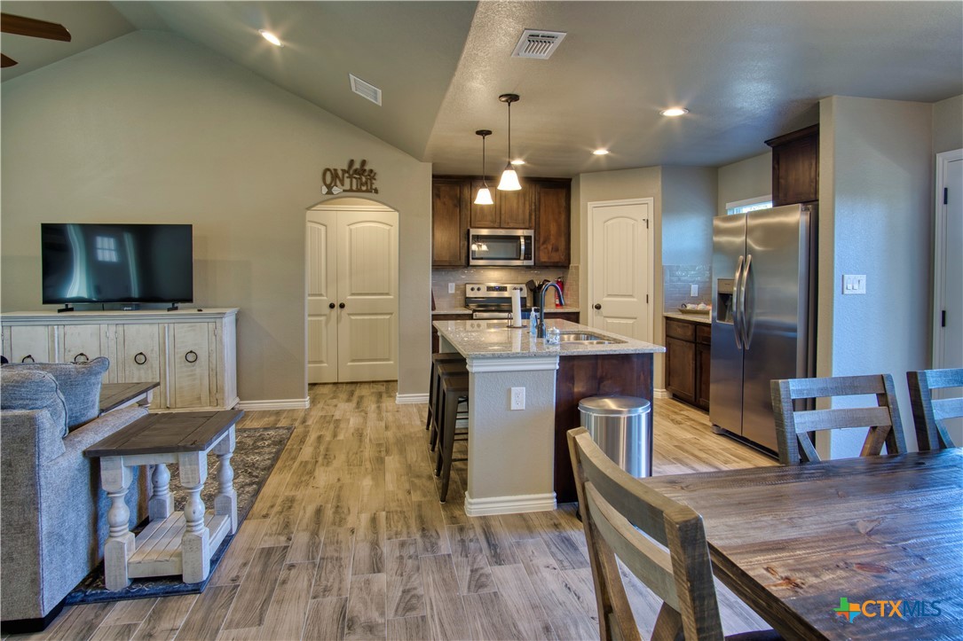 1139 Cedar Bend Property Photo 10