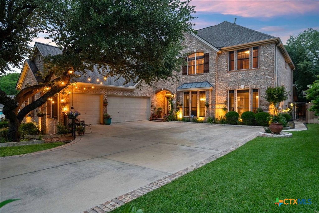 1800 Bluffwood Place Property Photo 2