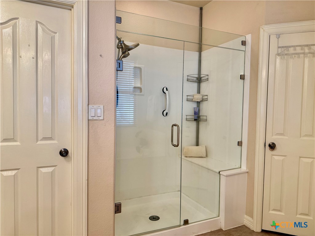 1800 Bluffwood Place Property Photo 10