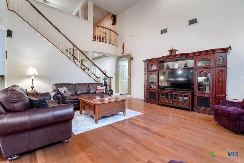 1800 Bluffwood Place Property Photo 11