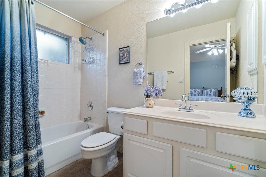 1800 Bluffwood Place Property Photo 22