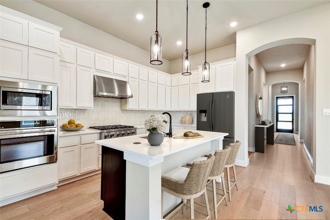 5025 Kimble Way Property Photo 2