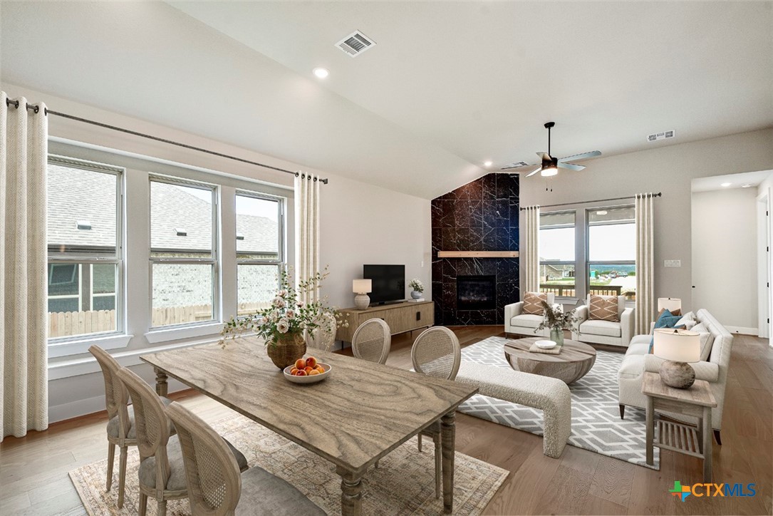 5025 Kimble Way Property Photo 3