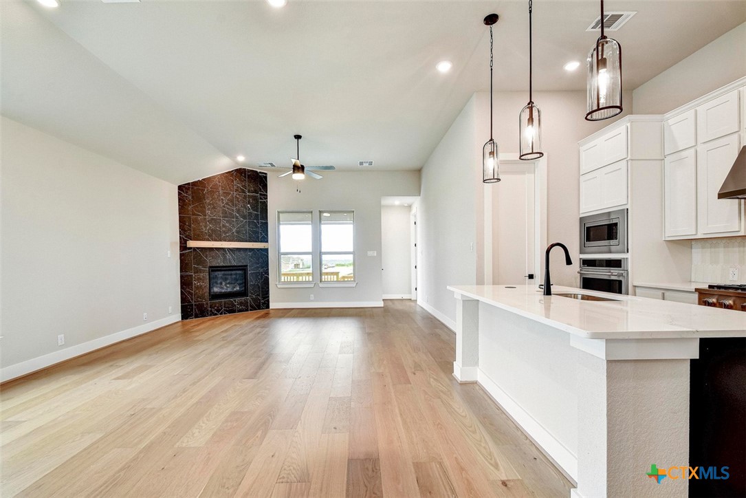 5025 Kimble Way Property Photo 9