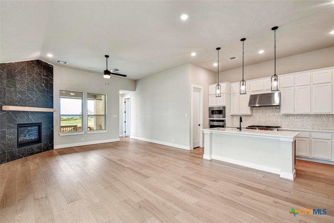 5025 Kimble Way Property Photo 10