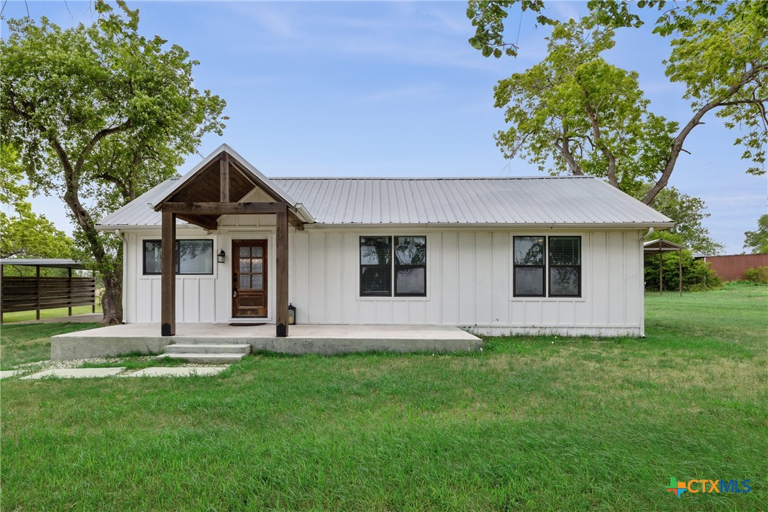 5530 Us Highway 90a Property Photo 1