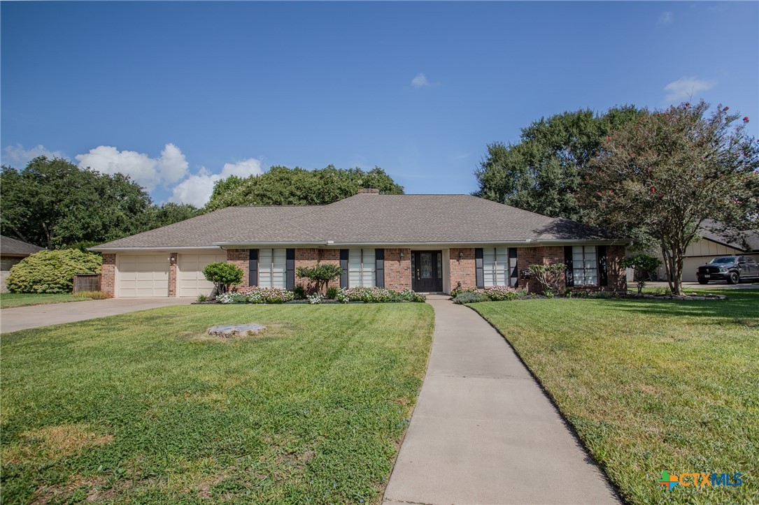 118 Creekside Drive Property Photo 1