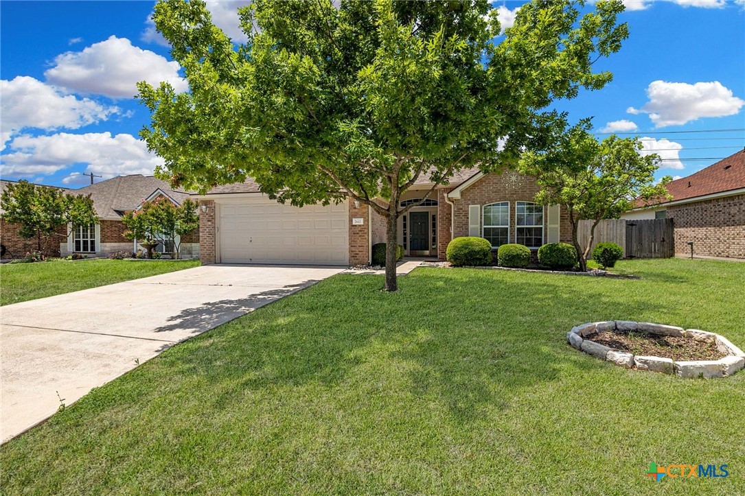 7617 Amber Meadow Loop Property Photo 2