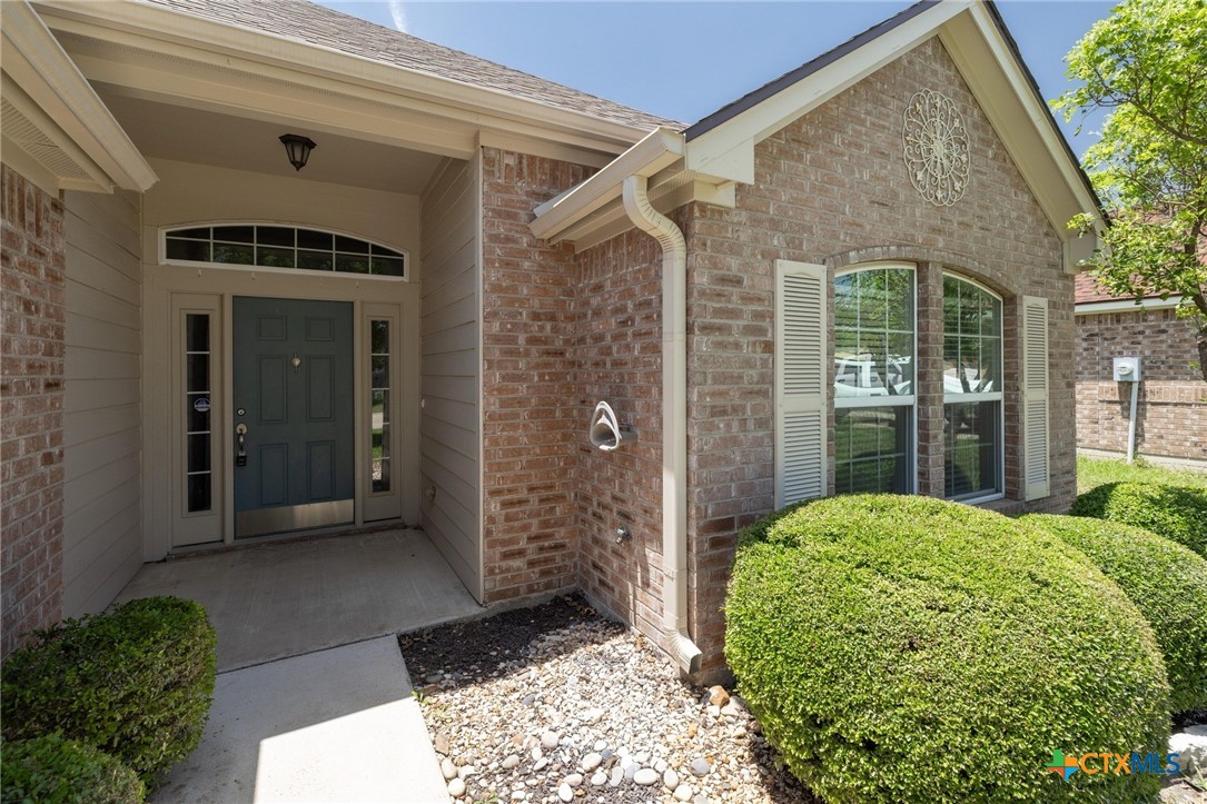 7617 Amber Meadow Loop Property Photo 3