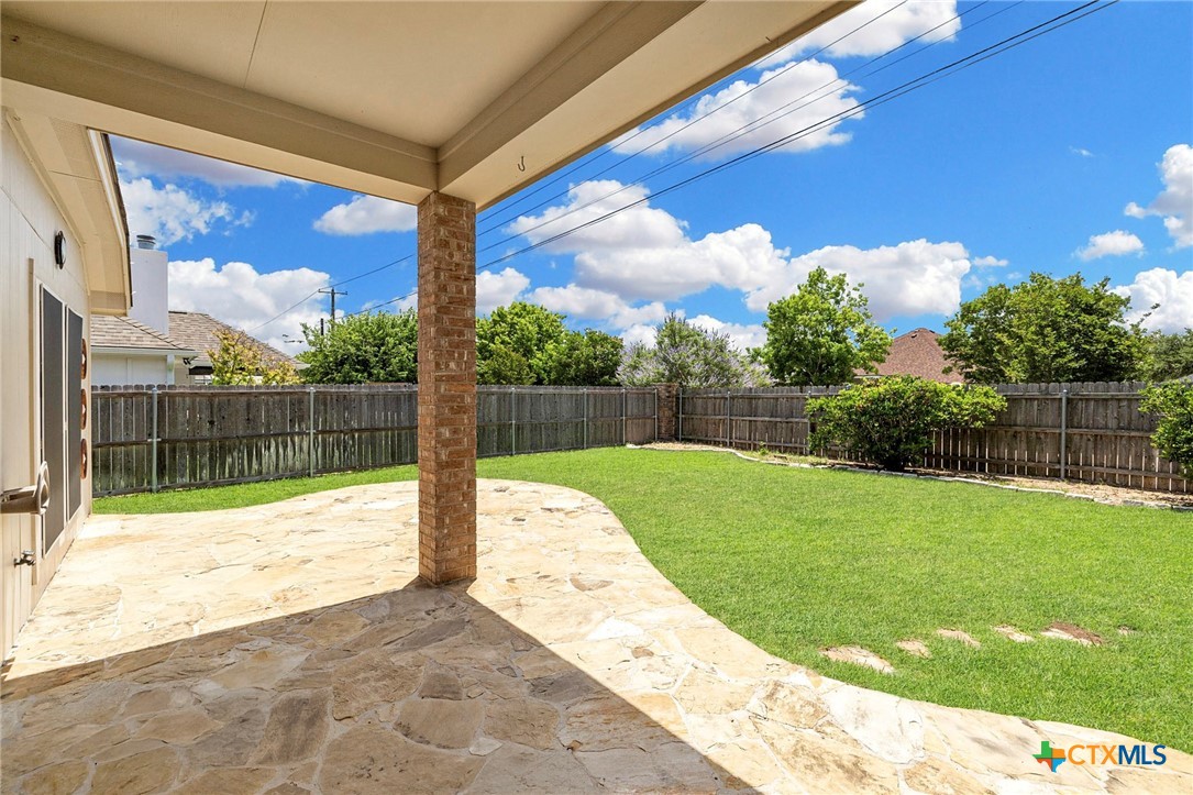7617 Amber Meadow Loop Property Photo 22