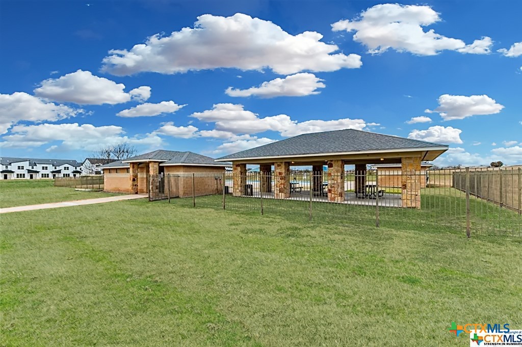 7617 Amber Meadow Loop Property Photo 31